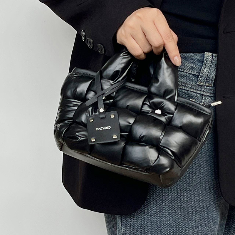 Women Bags In Trend - Schwarze Daunentaschen, Einkaufstasche, modisch, vielseitig, lässig,